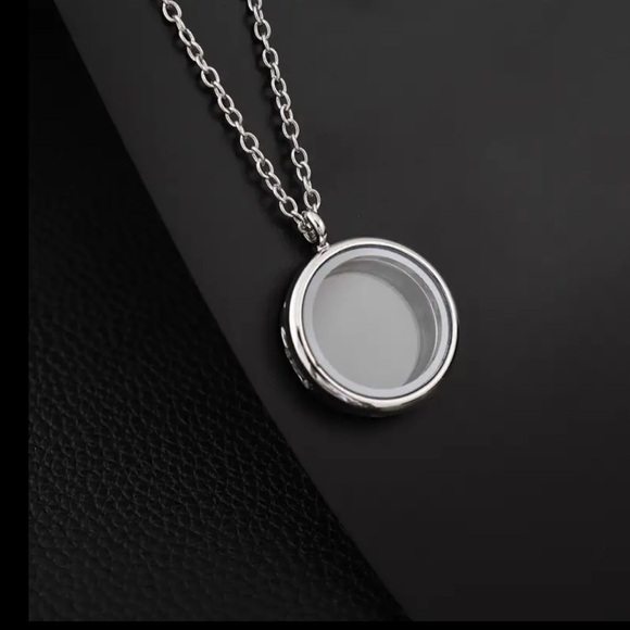 Openable Glass Locket Pendant Necklace - Picture 3 of 6